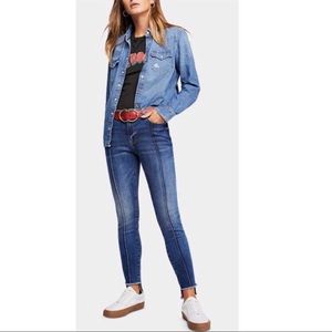 🌿FREE PEOPLE🌿 Low Rise Pintuck Skinny Jeans
